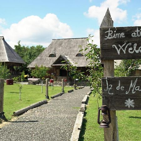 Iz De Maramures Rural Hotel (Adults Only) Surdesti  Eksteriør billede