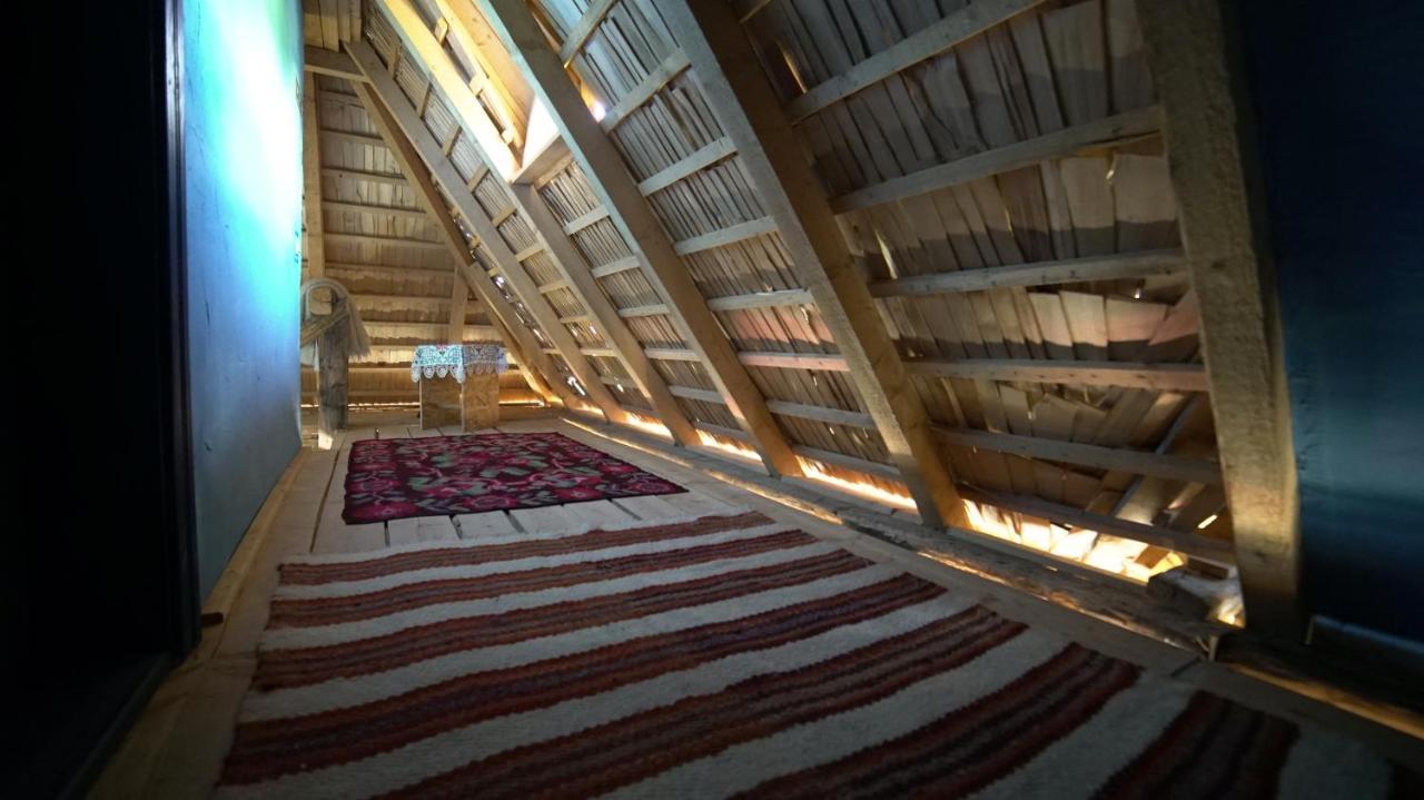 Iz De Maramures Rural Hotel (Adults Only) Surdesti  Eksteriør billede